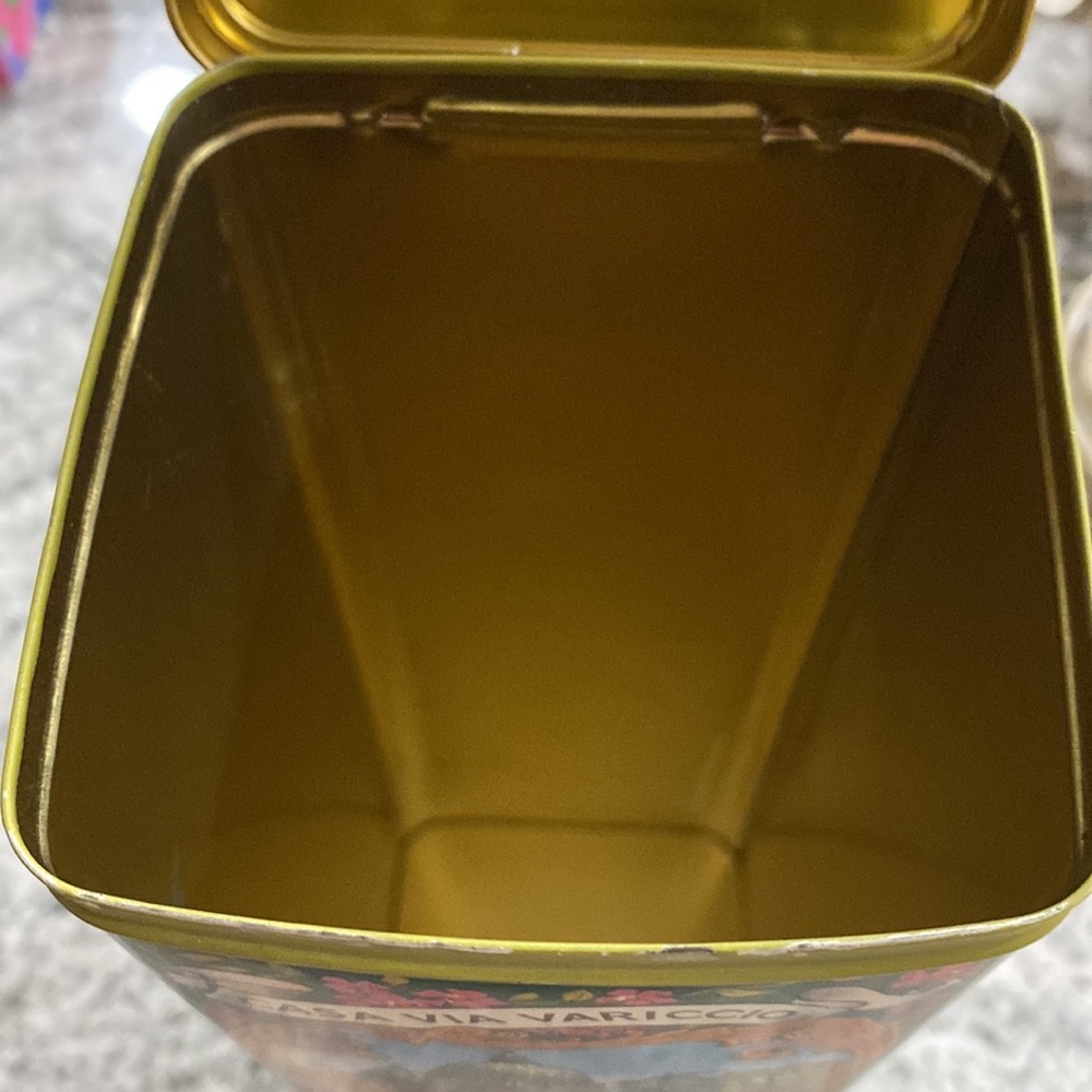 Vintage Late 70’s-Early 1980’s Green Casa Via Variccio Decorative Pasta Tin! - Picture 6 of 10